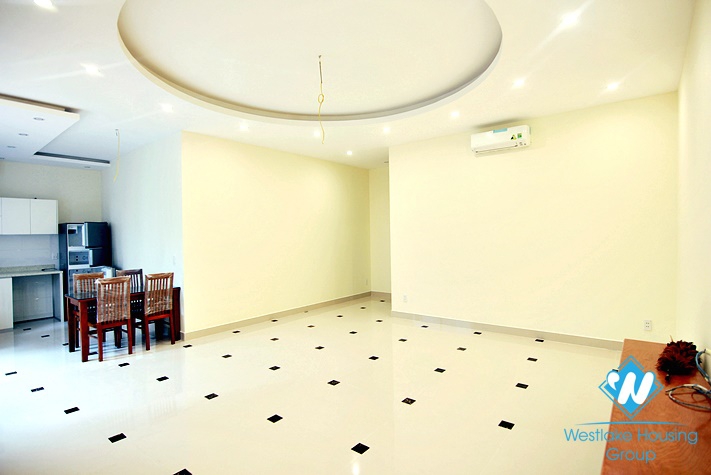 Cheap spacious one bedroom apartment for lease on Au Co street, Tay Ho, Hanoi